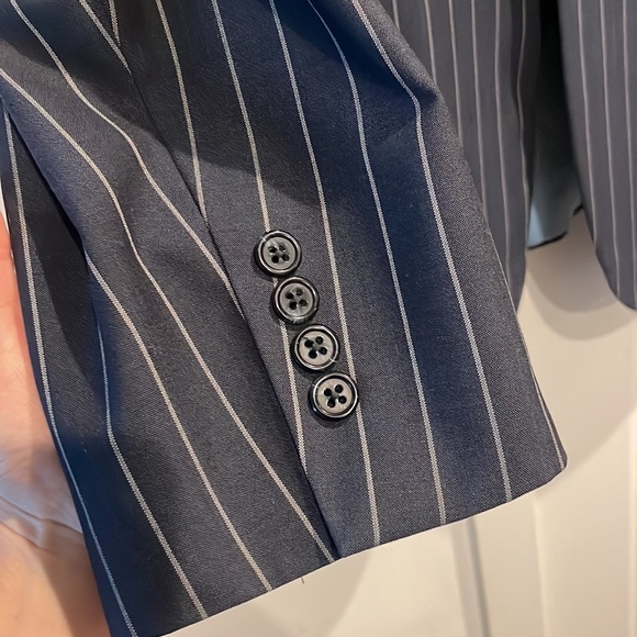 Custom Navy Pinstripe Tom James Suit 44 Jacket / 34 Pant - Picture 3 of 12
